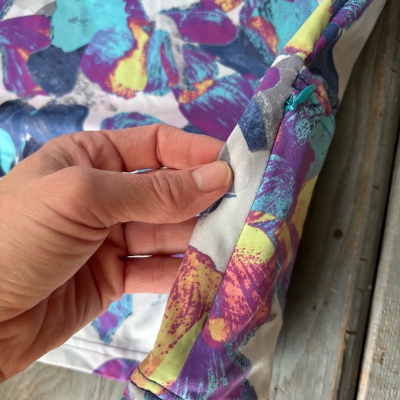 Title Nine sleeveless bright floral print | size medium - Picture 3 of 5